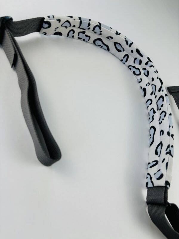 Highfom Snow Leopard Sling