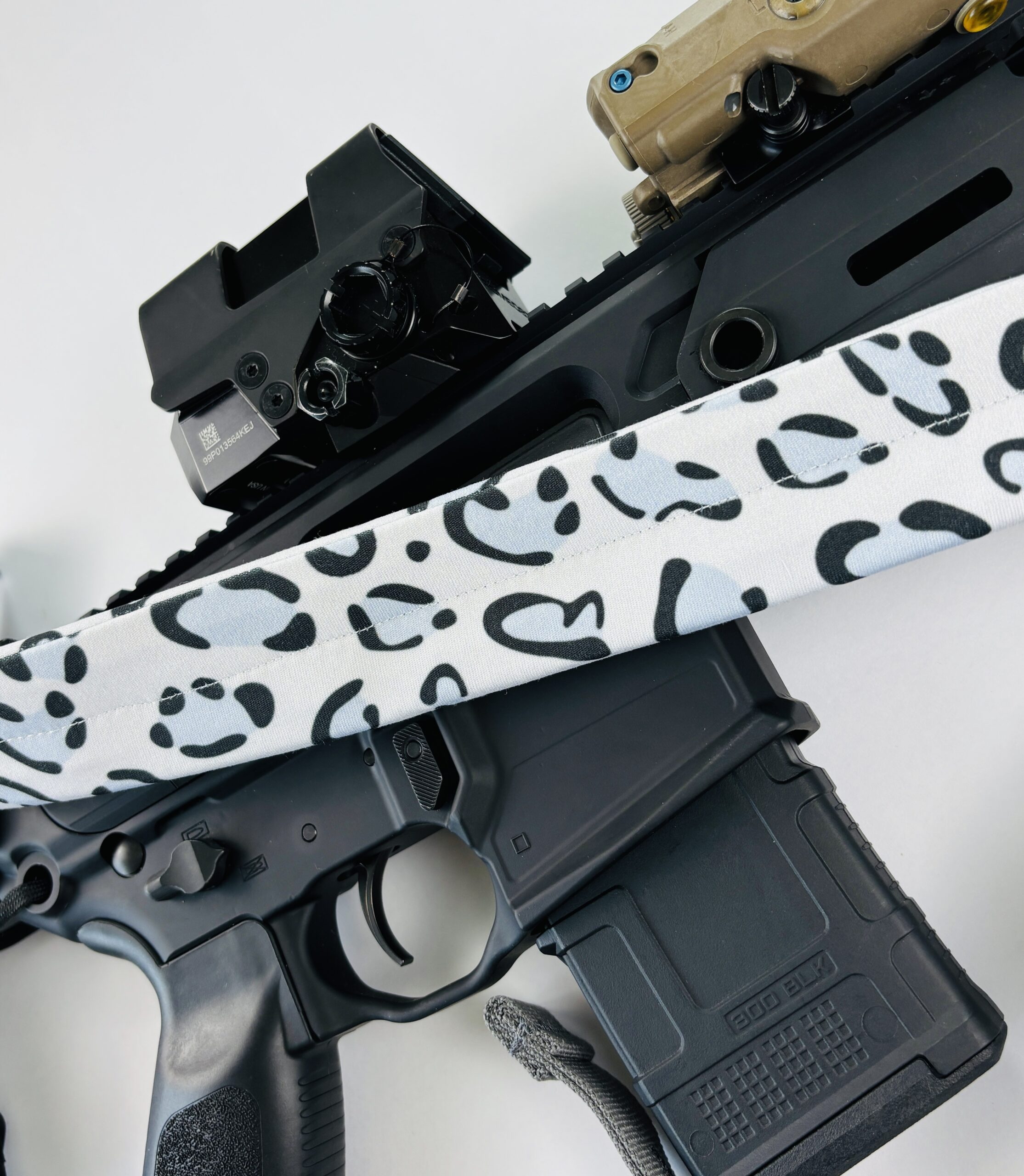 Highfom Snow Leopard Sling